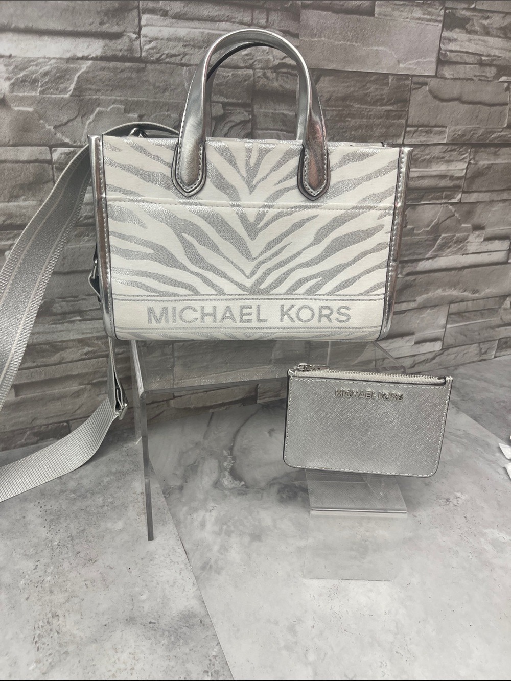 Michael Kors Gigi Sm Messenger Crossbody & Matching Wallet Silver Metallic Zebra